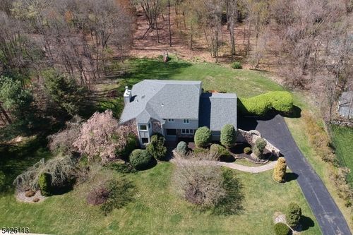 29 Radcliffe Dr, Succasunna, NJ, 07876-1067 | Card Image