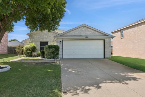 2464 Silverado Trl, Grand Prairie, TX, 75052-8622 | Card Image