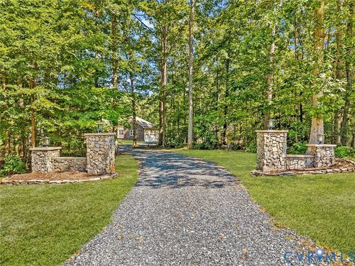 6126 Autumn Bluff Rd, Powhatan, VA, 23139-5400 | Card Image