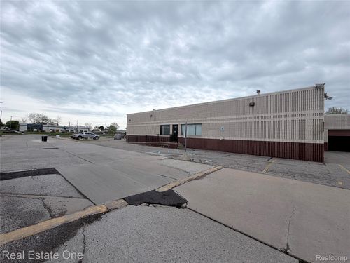 34381 Gratiot Avenue S, Clinton Charter Township, MI, 48035 | Card Image