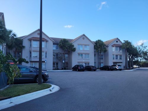 748-3100 Parkway Blvd, Kissimmee, FL, 34747-4526 | Card Image