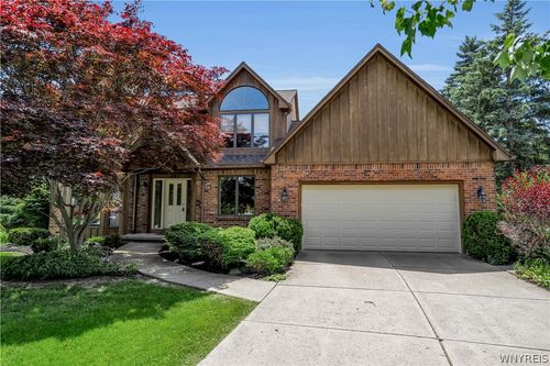 135 Hunt Club Cir, East Amherst, NY, 14051-1870 | Card Image