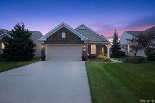 9397 Sand Hill Dr, Grand Blanc, MI, 48439-2659 | Card Image