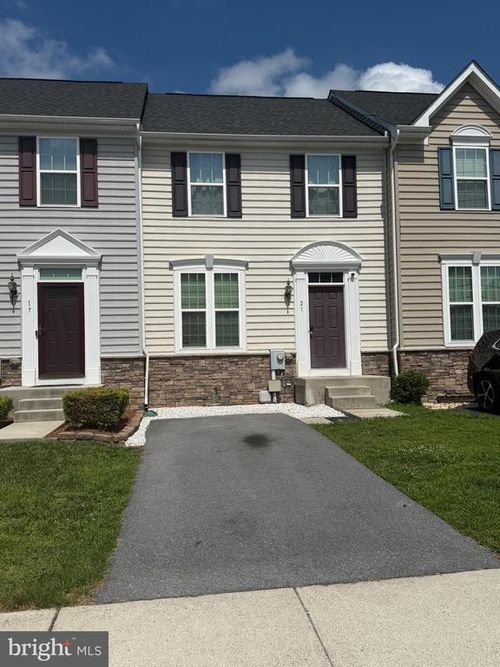 21 Norwood Dr, FALLING WATERS, WV, 25419-0060 | Card Image