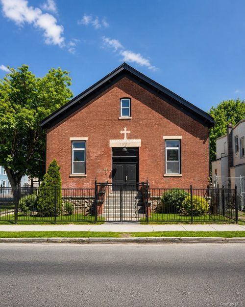 130 Benkard Ave, Newburgh, NY, 12550-5804 | Card Image