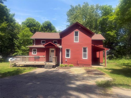 8566 Fostoria Rd, Fostoria, MI, 48435-9708 | Card Image