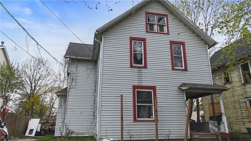 820 Brown St, Akron, OH, 44311-1863 | Card Image