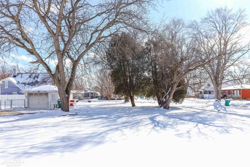 14916 Crescentwood Ave, Eastpointe, MI, 48021-2160 | Card Image