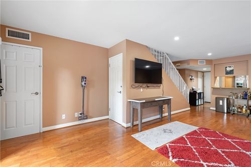 102-15215 Magnolia Blvd, Sherman Oaks, CA, 91423-1618 | Card Image