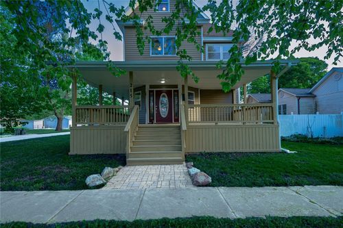 215 Sale St, Tuscola, IL, 61953-1450 | Card Image