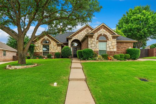 105 Daisey Ln, Justin, TX, 76247-5808 | Card Image