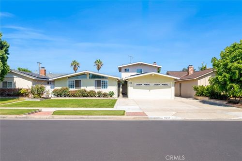 1537 W Edithia Ave, Anaheim, CA, 92802-1304 | Card Image