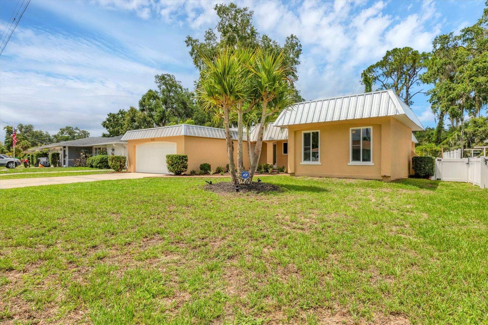 Tee Rd, Sarasota, FL 34235