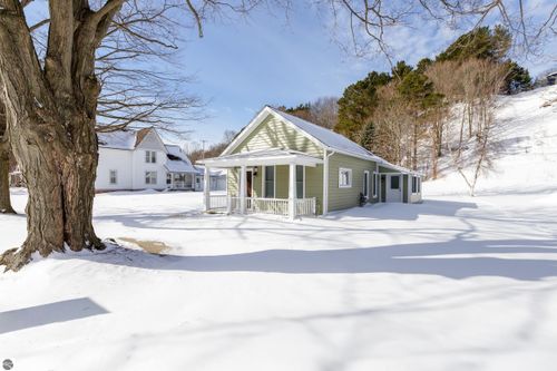 605 Lincoln, Frankfort, MI, 49635-9284 | Card Image