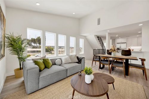 12525 W Andre Ln, Sun Valley, CA, 91352 | Card Image