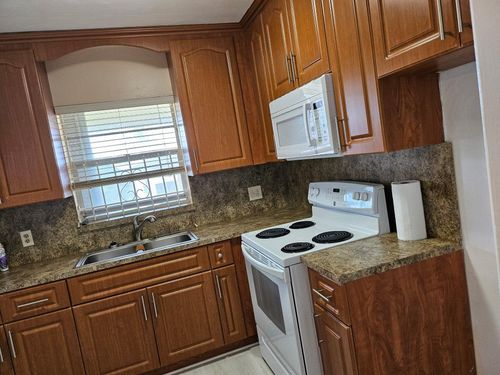 b329-5300 Washington Street, Hollywood, FL, 33021 | Card Image