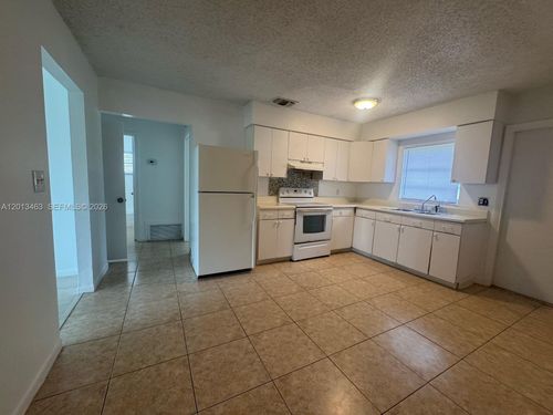 1-2-1480 Nw 19th Ct, Fort Lauderdale, FL, 33311-3511 | Card Image