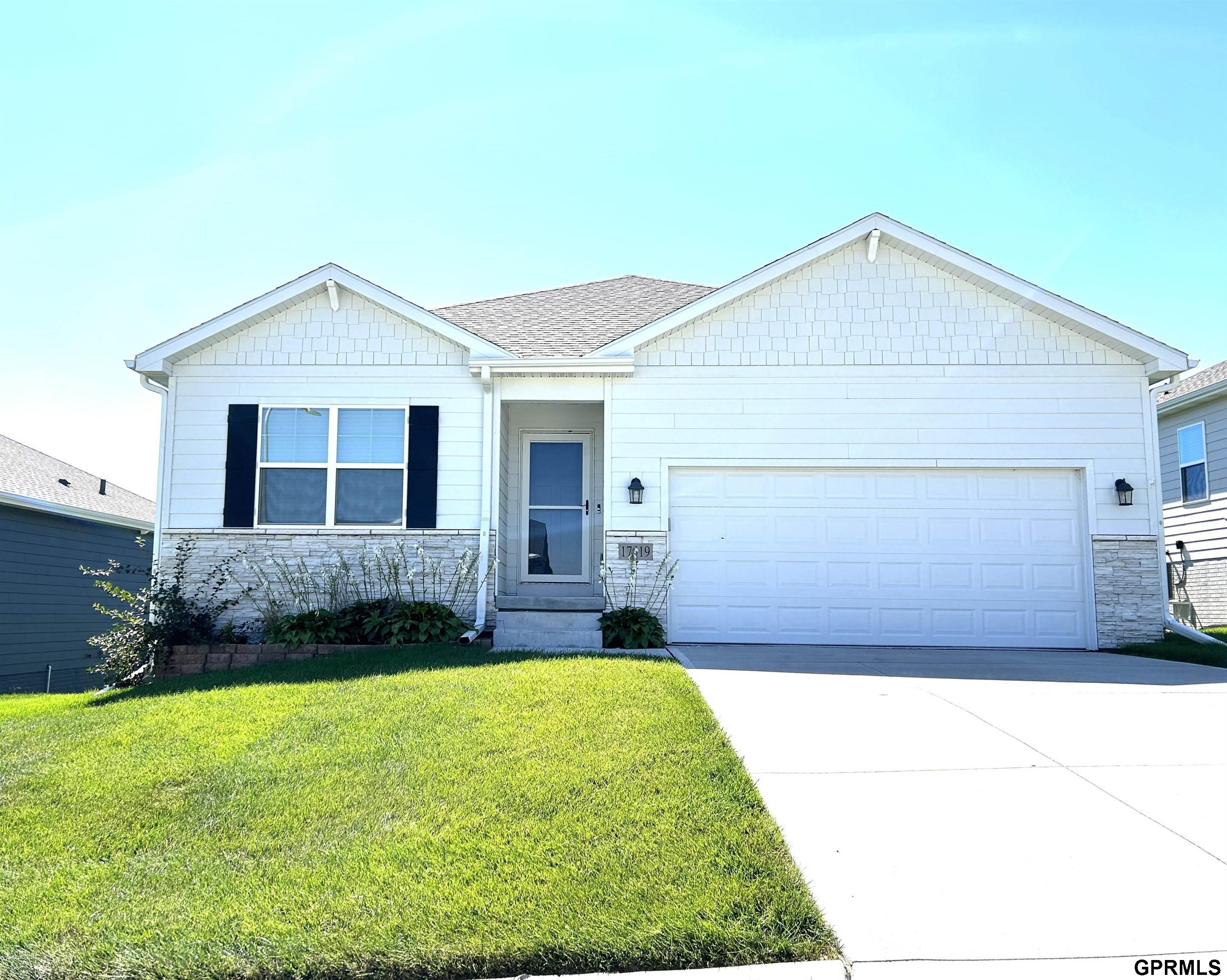 Potter St, Bennington, NE 68007