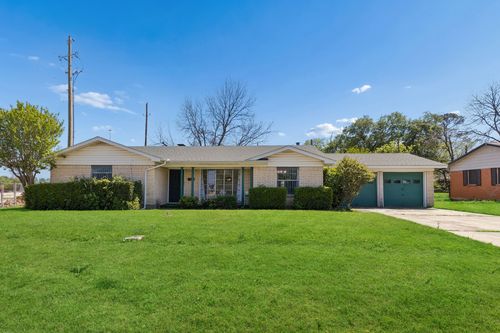 6028 Truman Dr, Fort Worth, TX, 76112-7938 | Card Image