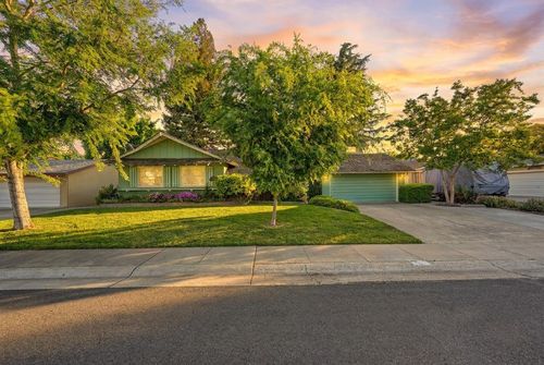 8921 Rosewood Drive, Sacramento, CA, 95826 | Card Image