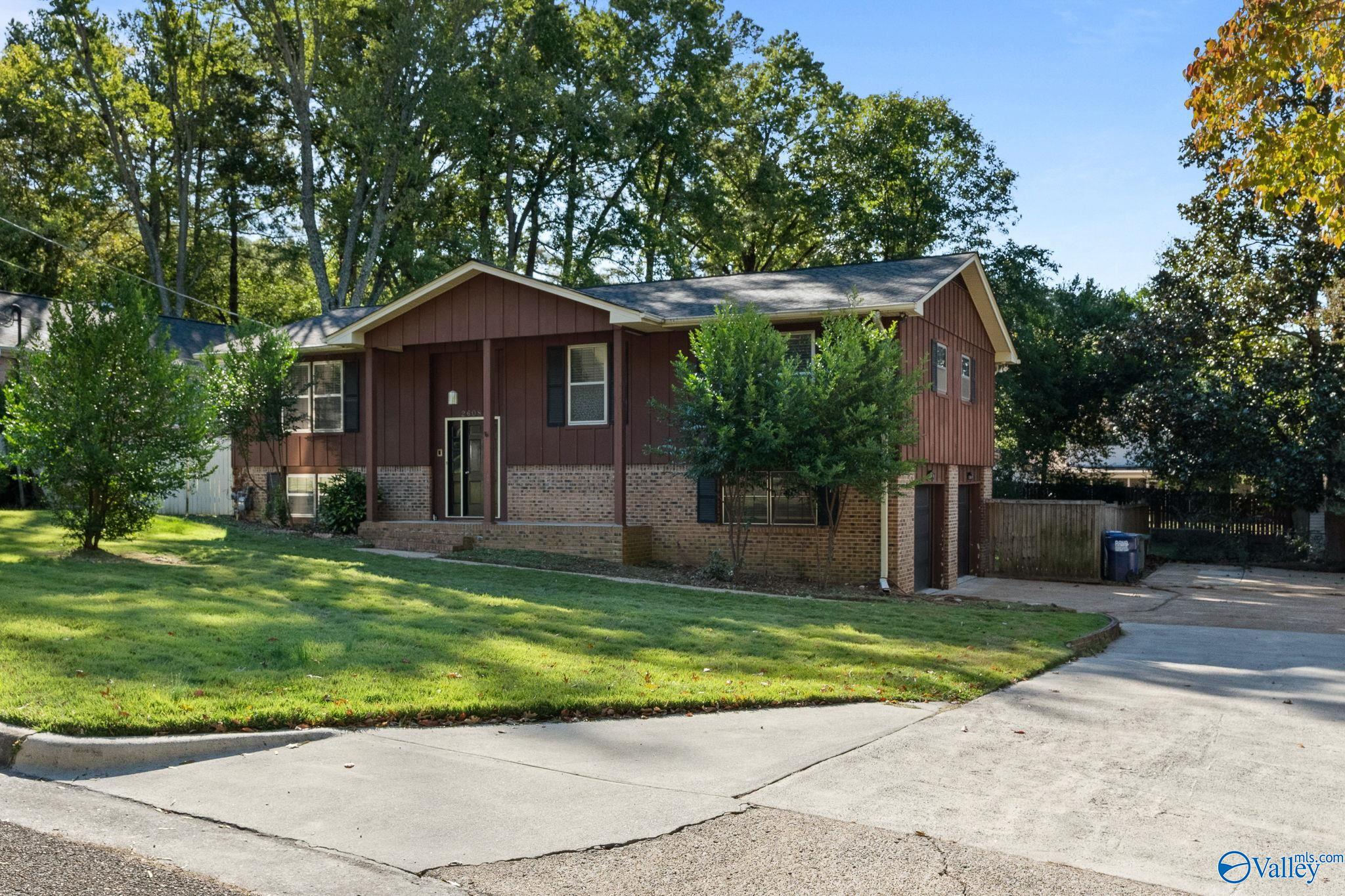 2608 Guenevere Avenue Se, For Sale in Huntsville Zoocasa