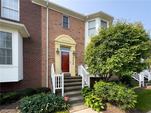 8426 Chester Pkwy, Cleveland, OH, 44106-2080 | Card Image