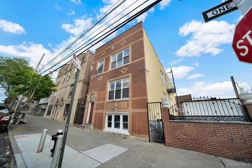 2f-10104 32nd Avenue, New York, NY, 11369 | Card Image