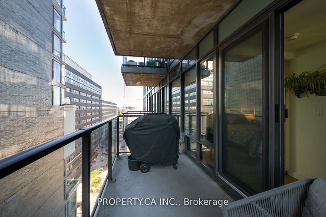1012 - 111 Bathurst St, Condo with 2 bedrooms, 2 bathrooms and null parking in Toronto ON | Image 20