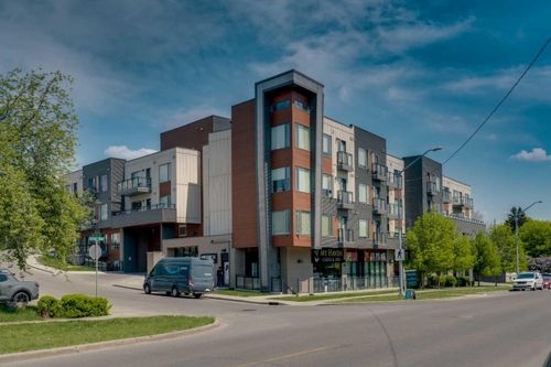 215-93 34 Ave Sw, Calgary, AB, T2S3H4 | Card Image