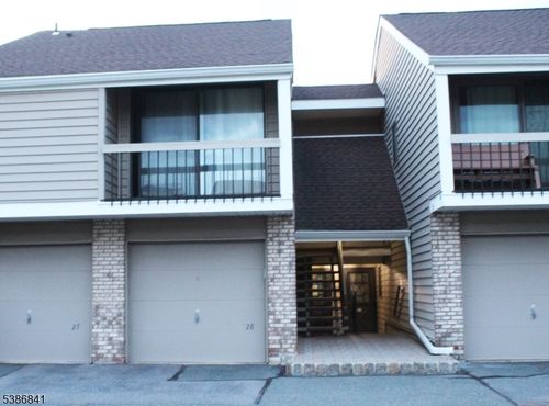 28 Crossway, Clinton, NJ, 08809-1107 | Card Image