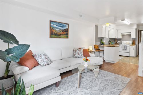 2100 Jefferson Park Ave, CHARLOTTESVILLE, VA, 22903-3042 | Card Image