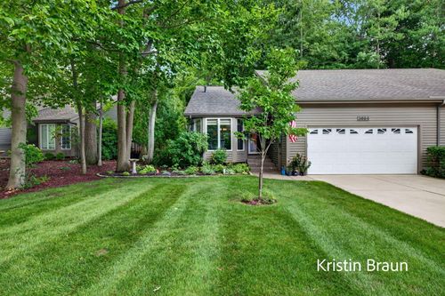 3694 Arborway Dr, Norton Shores, MI, 49441-4756 | Card Image