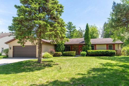1032 Pilgrim Road, NEENAH, WI, 54956 | Card Image