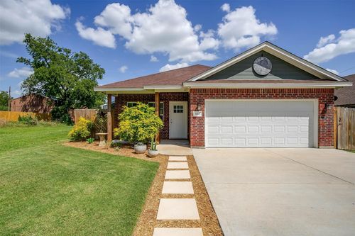 1105 S Fannin St, Alvarado, TX, 76009-5507 | Card Image