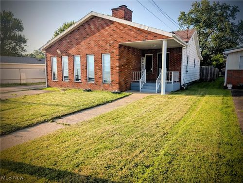 1305 14th St, Vienna, WV, 26105-2225 | Card Image