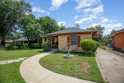 835 Glen Arbor Drive, House other with 3 bedrooms, 2 bathrooms and null parking in Dallas TX | Image 3