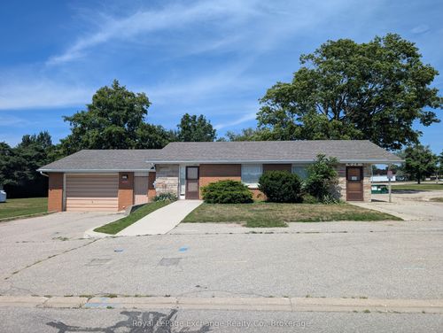 {{alt}} | Card Image