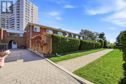 102-25 Esterbrooke Avenue, Toronto (Don Valley Village), ON, M2J2C5 | Card Image