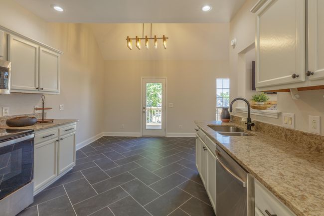 2001 Hamilton Brow Path, House other with 3 bedrooms, 2 bathrooms and null parking in Chattanooga TN | Image 11