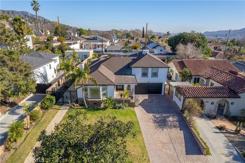 902 E Walnut Ave, Burbank, CA, 91501-1224 | Card Image