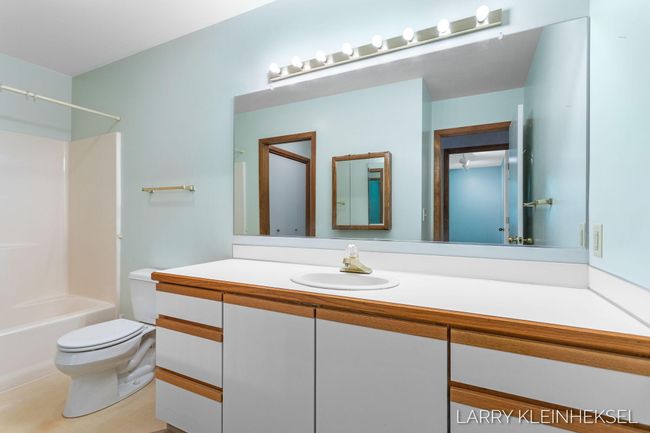 569 Appletree Dr, Condo with 3 bedrooms, 2 bathrooms and null parking in Holland MI | Image 22