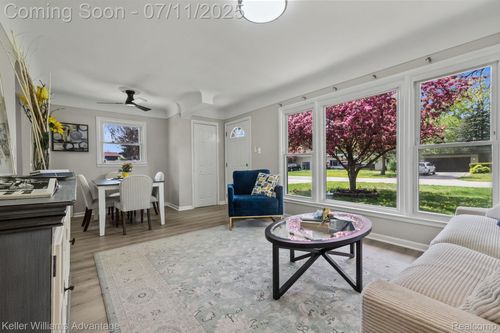 18840 Susanna Dr, Livonia, MI, 48152-2641 | Card Image