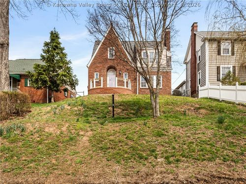 4 Grandview Dr, Charleston, WV, 25302-2908 | Card Image