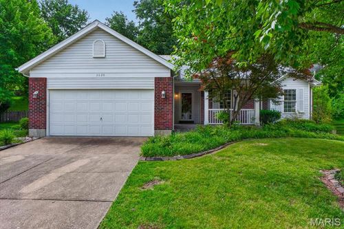 3026 Meadow Wood Dr, Saint Charles, MO, 63303-6450 | Card Image