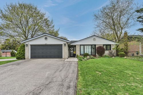 207 Yeates Ave, Barrie, ON, L4N4C5 | Card Image