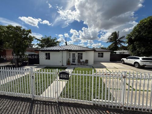 10516 Nw 36th Pl, Miami, FL, 33147-1051 | Card Image