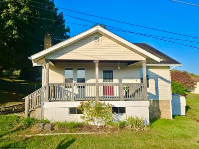 715 Washington Street, House other with 3 bedrooms, 1 bathrooms and null parking in Barrackville WV | Image 1