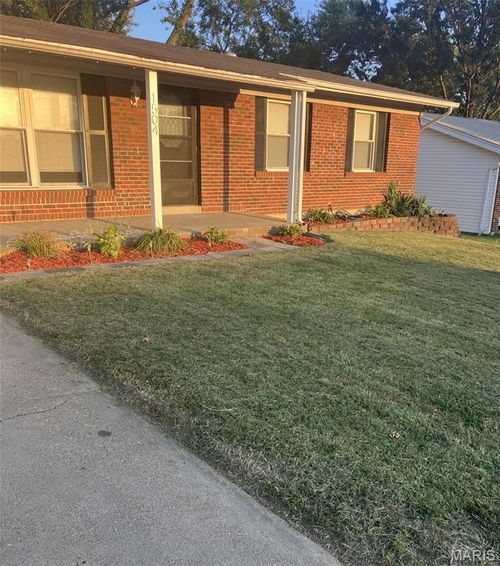 1504 Ticonderoga Dr, Saint Peters, MO, 63376-6561 | Card Image