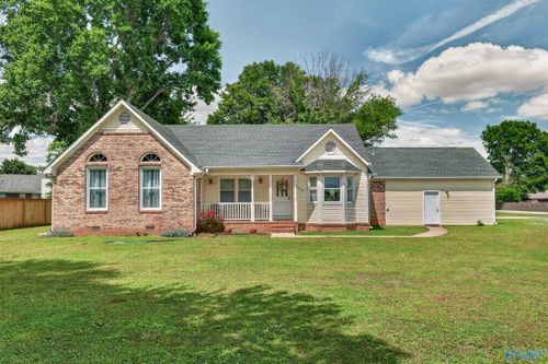 559 Wells Rd, Meridianville, AL, 35759-1940 | Card Image