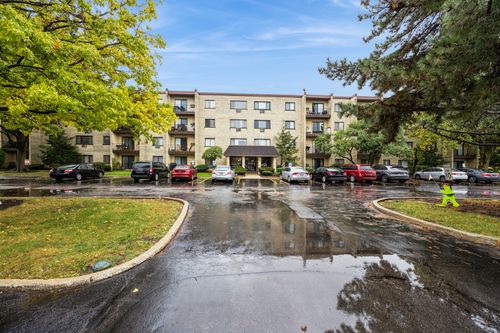 310c-7231 Wolf Rd, Indian Head Park, IL, 60525-4950 | Card Image